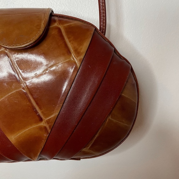 ❌ SOLD! Vintage tan leather box bag with strap! - Picture 4 of 13